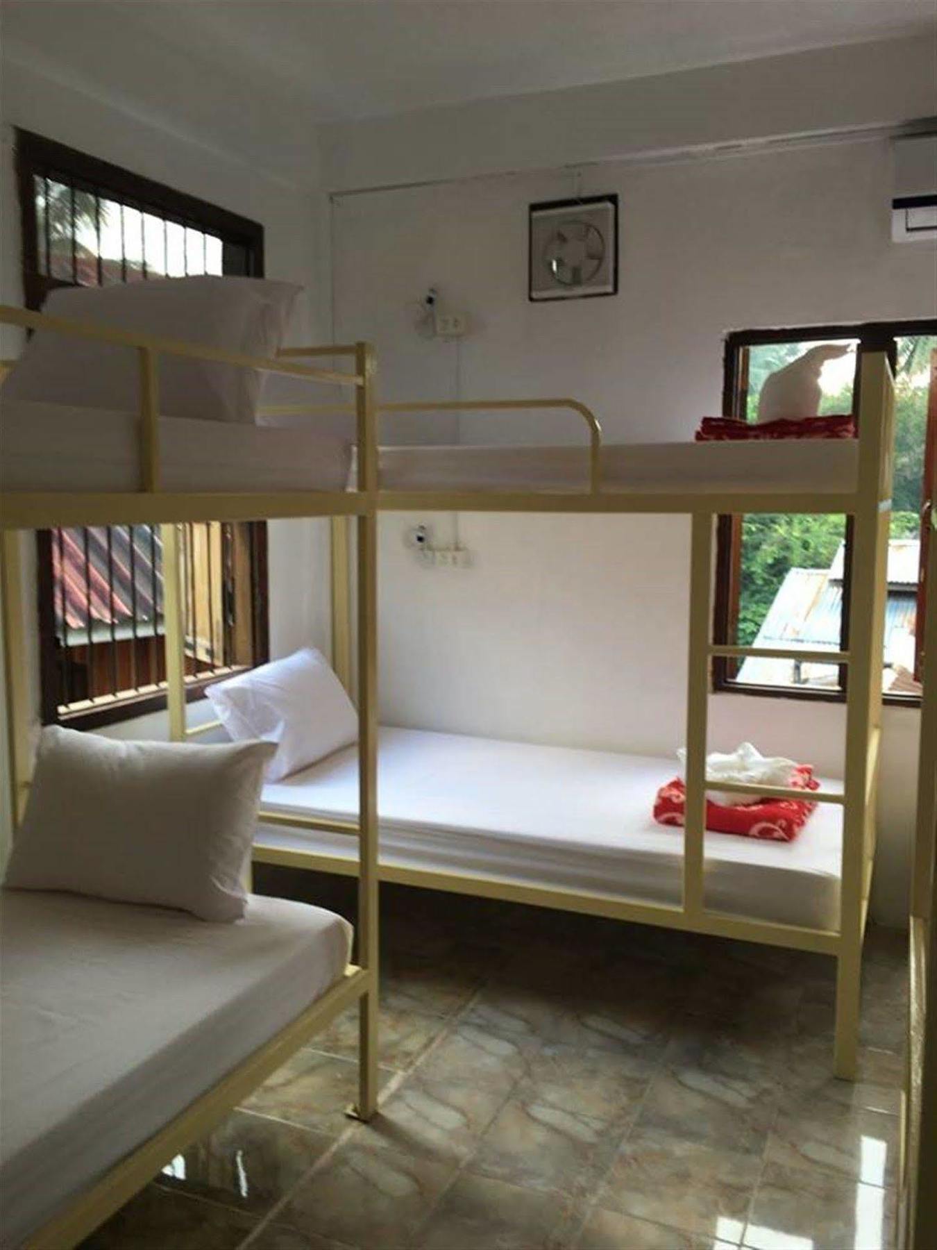 Vongprachan Backpackers Hostel Luang Prabang Extérieur photo