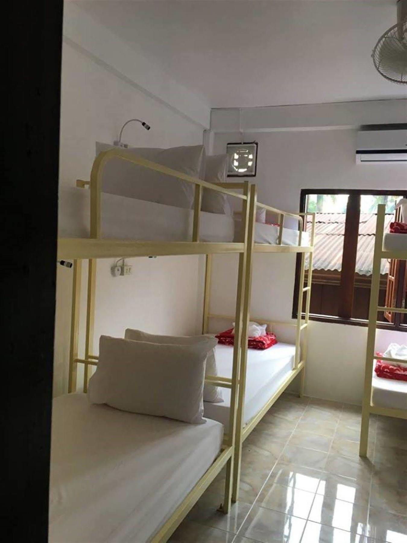 Vongprachan Backpackers Hostel Luang Prabang Extérieur photo